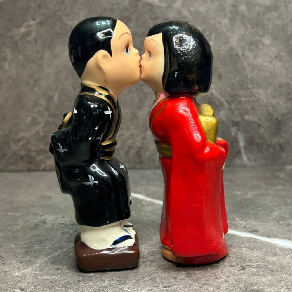 Vintage Japanese Kissing Couple Salt and Pepper Shakers Kimono Japan Mid Century